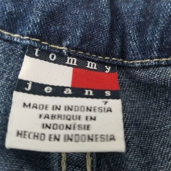 Tommy Hilfiger Cropped Jeans. Size 7 - Picture 4 of 14